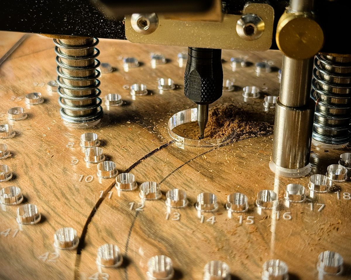 Setting the rosette and cutting the soundhole &ndash; photograph 3 of 10