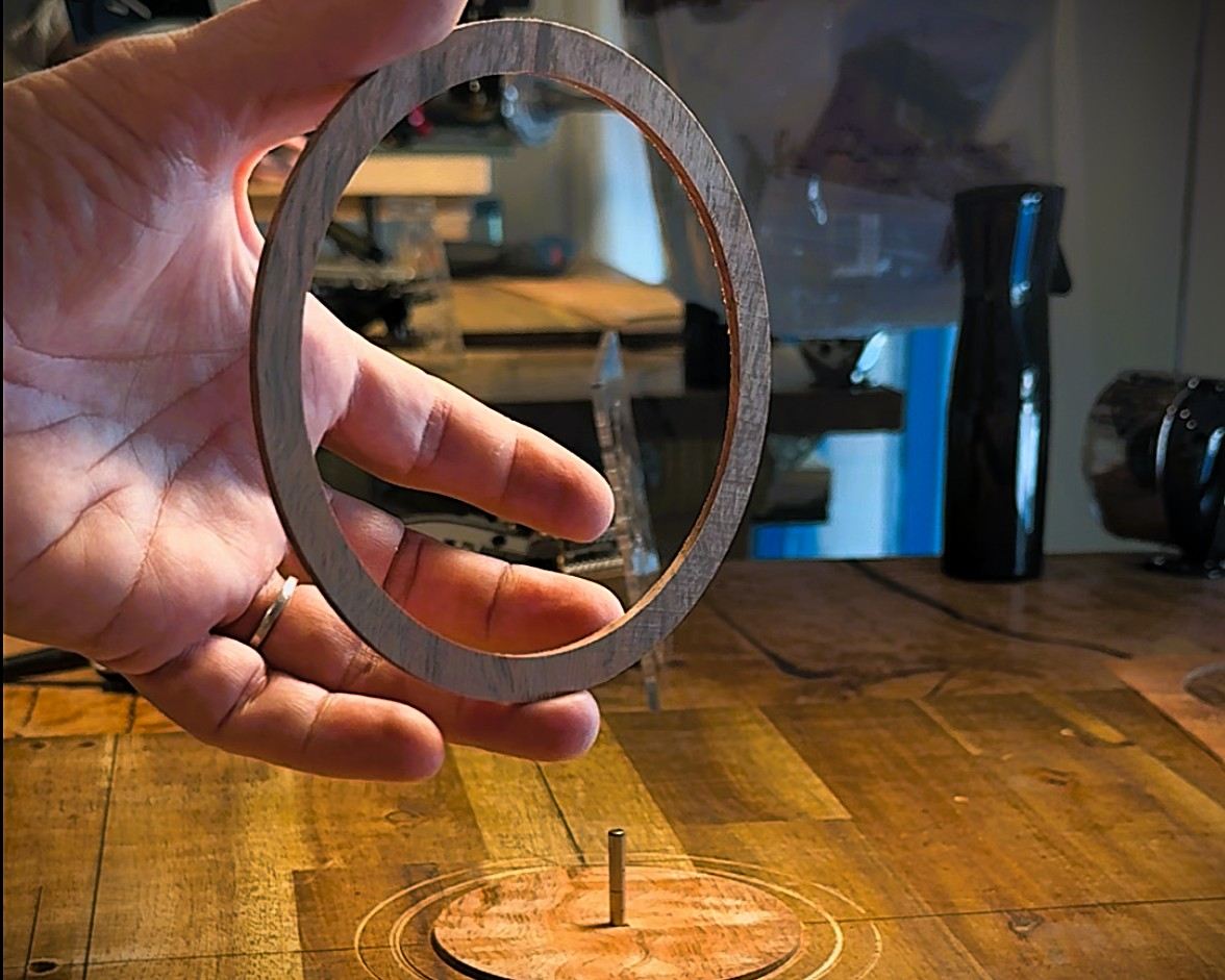 Setting the rosette and cutting the soundhole &ndash; photograph 10 of 10